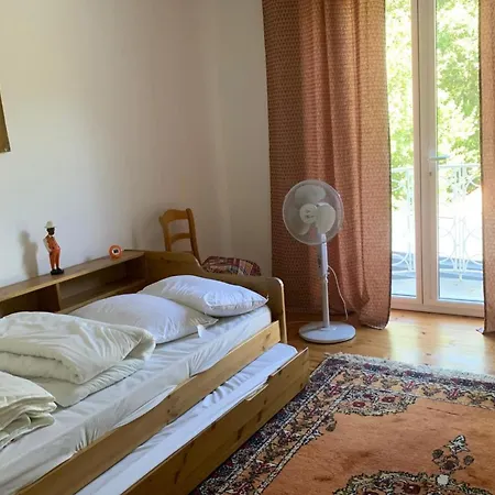 Beautiful 4 In Apartment *